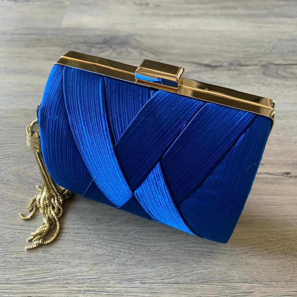 Guess by Marciano Pleated Satin Clutch - Picture 2 of 8